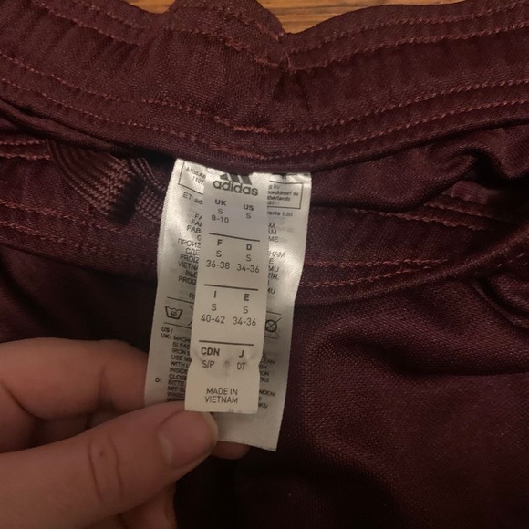 Maroon Adidas joggers - Picture 3 of 3